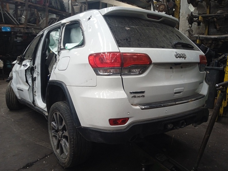  Jeep GRAND CHEROKEE 2012    EN DESARME